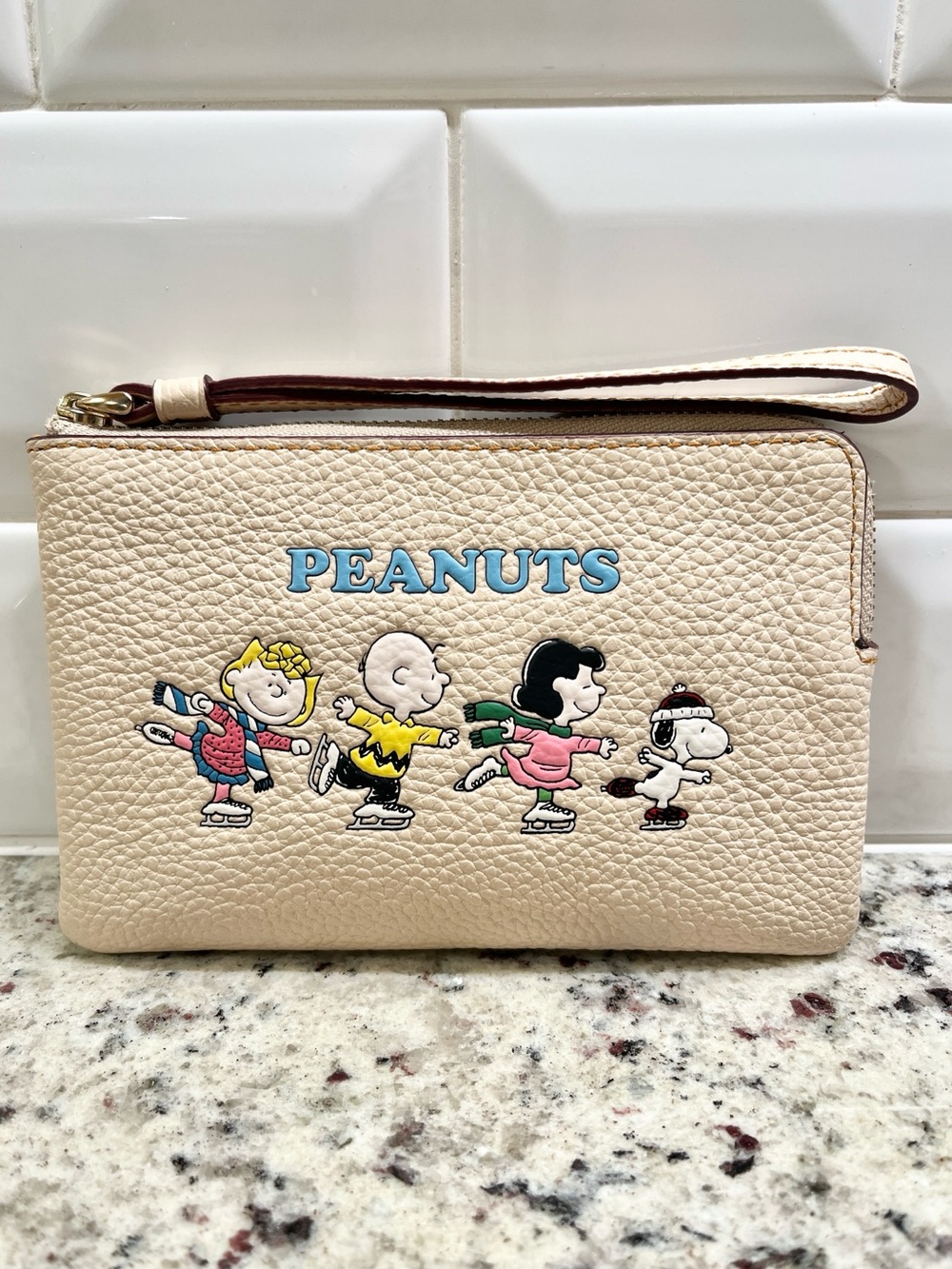 Coach x Peanut’s Snoopy & Friend”s Wristlet EUC